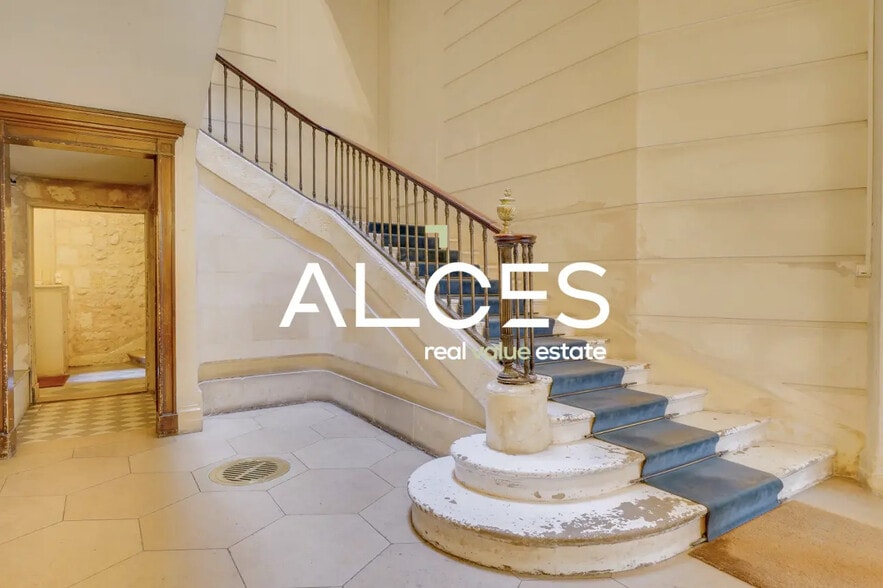 Office in Bordeaux for sale - Interior Photo - Image 2 of 3