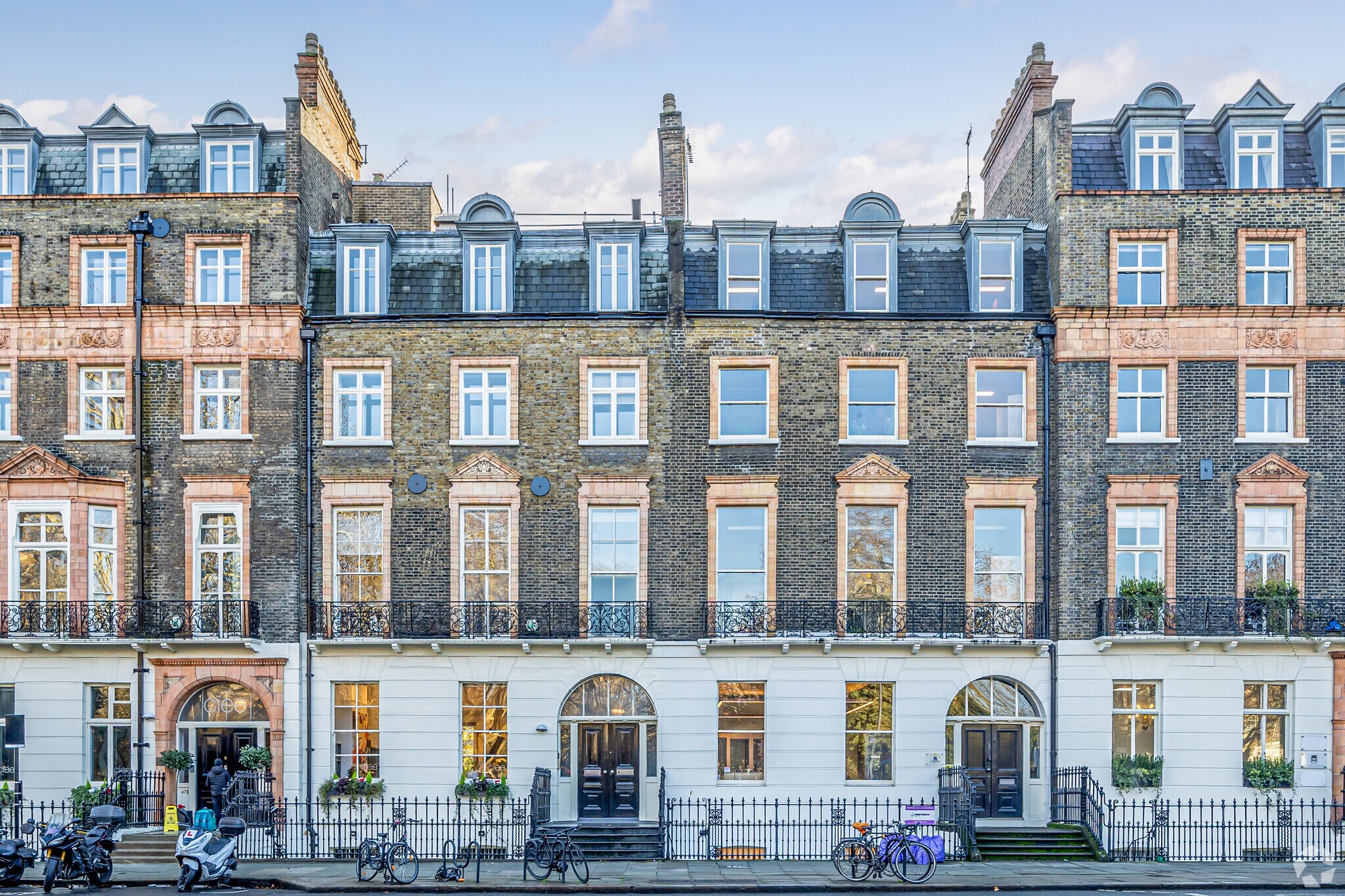 46-47 Russell Sq, London for sale Primary Photo- Image 1 of 1
