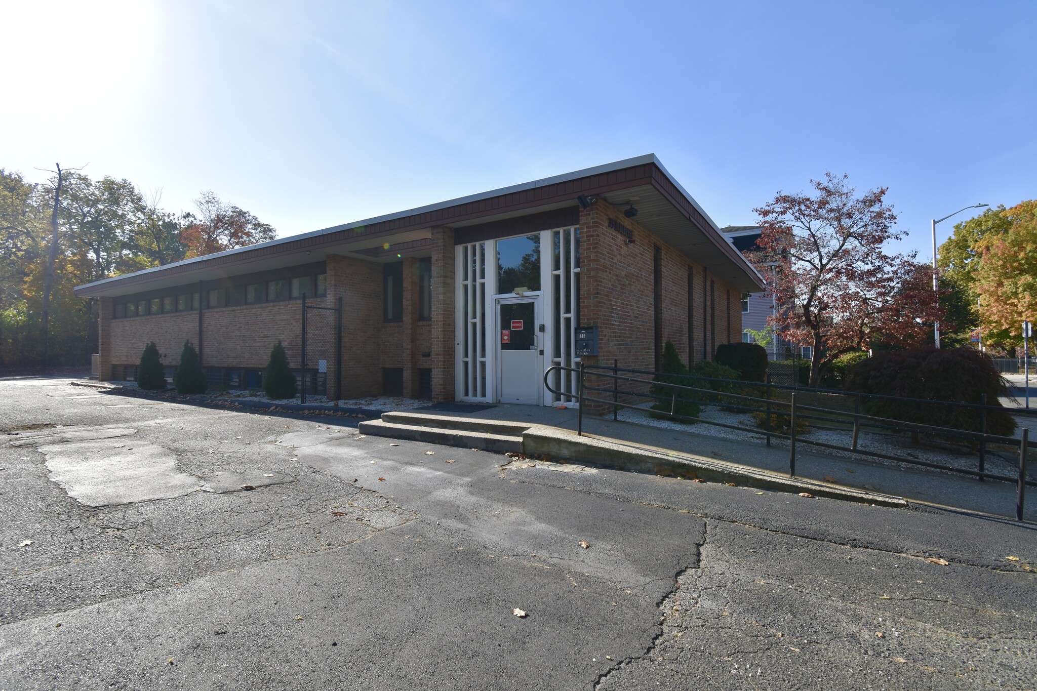 39-41 Mulberry St, Springfield, MA for lease Building Photo- Image 1 of 27