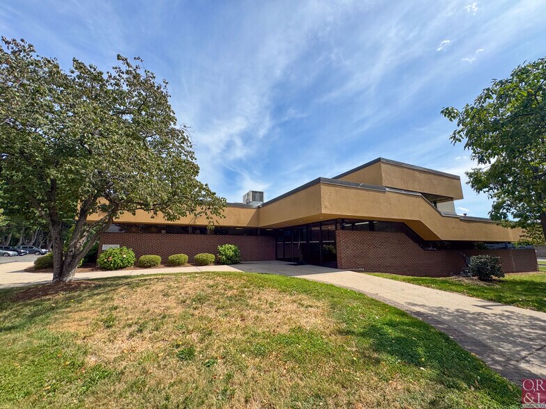 15 Palomba Dr, Enfield, CT for sale - Building Photo - Image 2 of 2