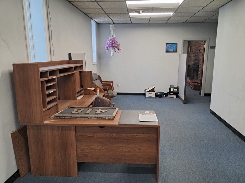 418 Bridge St, Lowell, MA for sale - Building Photo - Image 2 of 8