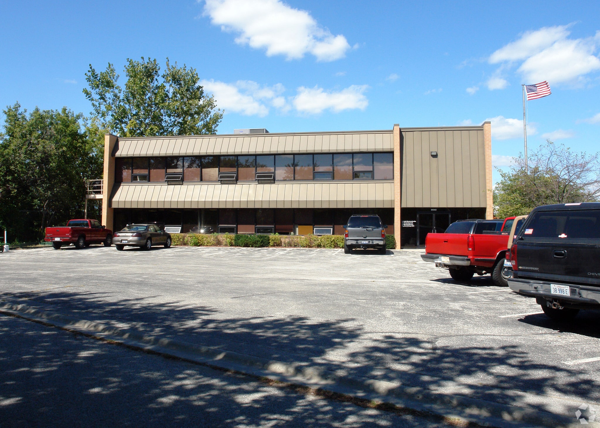 800 S Milwaukee Ave, Wheeling, IL for lease Primary Photo- Image 1 of 16