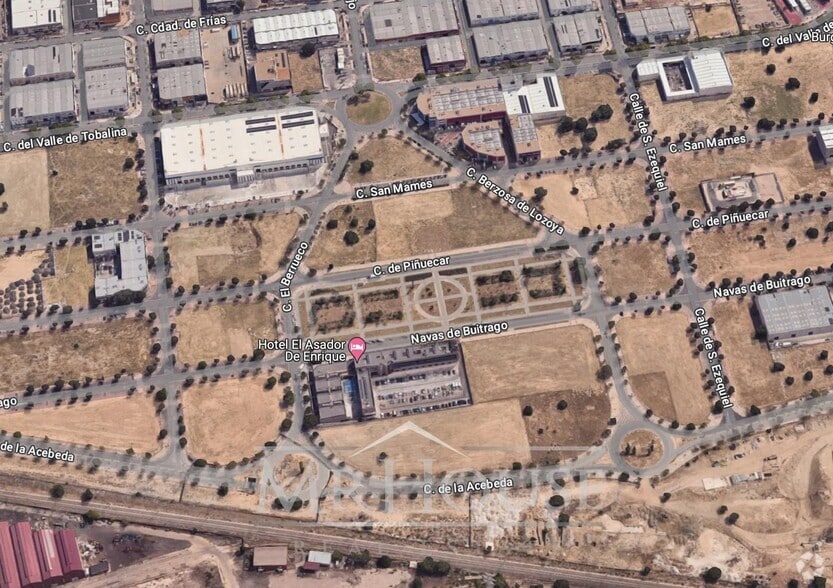 Calle de Piñuécar, 57, Madrid, Madrid for sale - Building Photo - Image 2 of 2