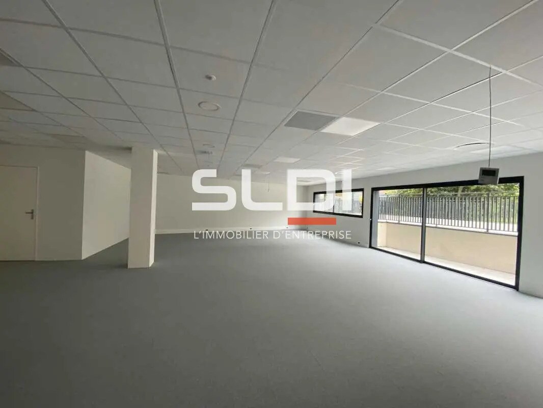 Office in Dardilly for sale Building Photo- Image 1 of 8