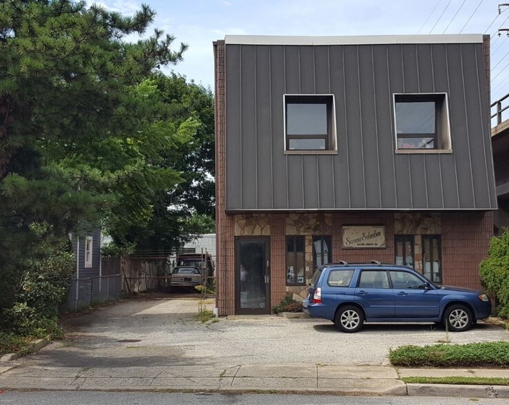 326 Bayview Ave, Amityville, NY 11701