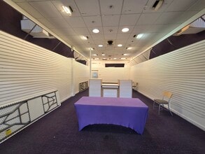 401 Center St NE, Salem, OR for lease Interior Photo- Image 1 of 3