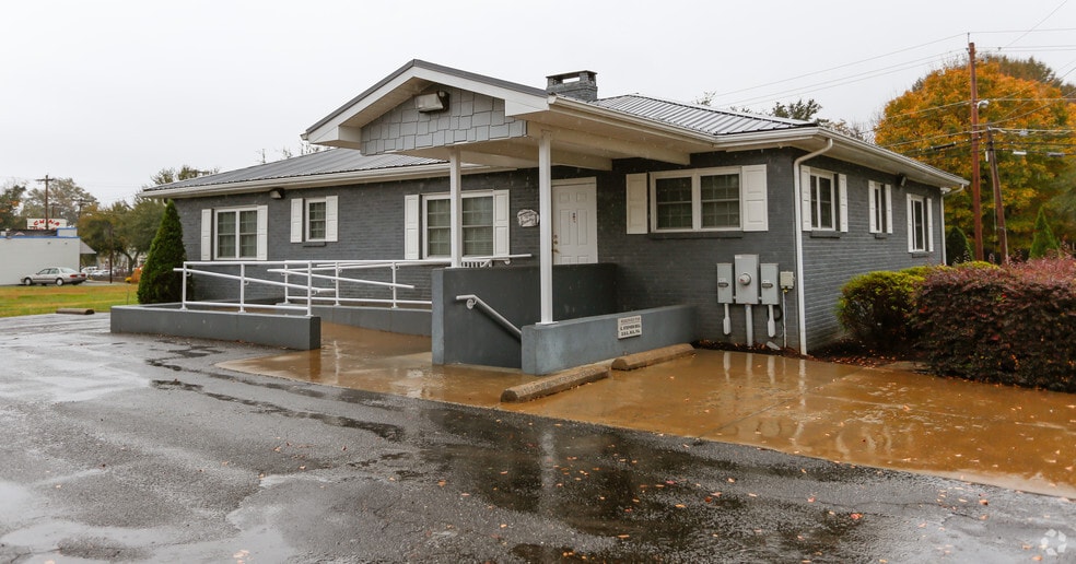492 W Main St, Forest City, NC for sale - Building Photo - Image 3 of 3