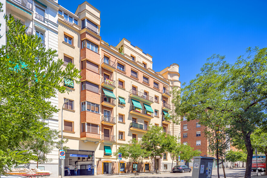 Calle Guzmán el Bueno, 116, Madrid, Madrid for sale - Building Photo - Image 2 of 4