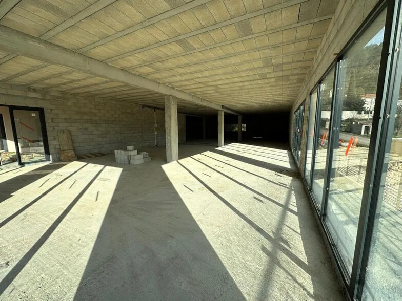 Flex in Trans-en-Provence for sale - Building Photo - Image 3 of 4