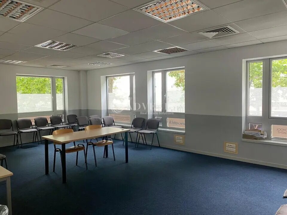 Office in Paris for lease Building Photo- Image 1 of 6