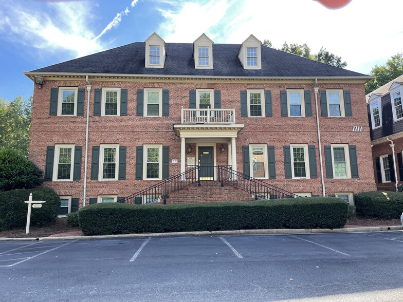 1111 Cambridge Sq, Alpharetta, GA for lease - Building Photo - Image 1 of 22