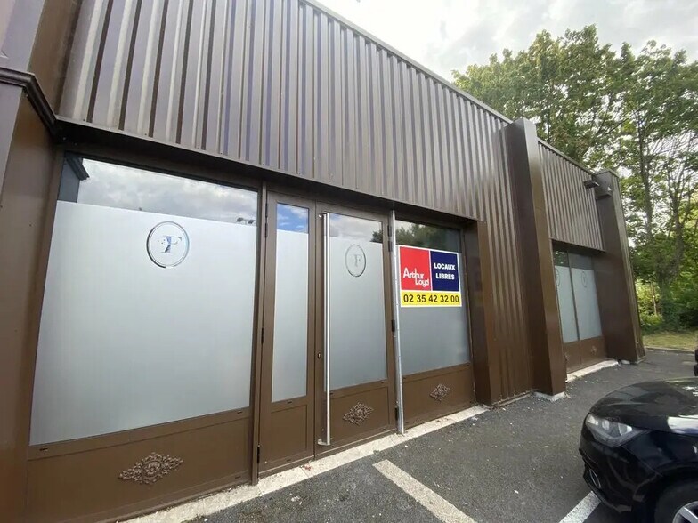 Retail in Harfleur for lease - Building Photo - Image 2 of 4