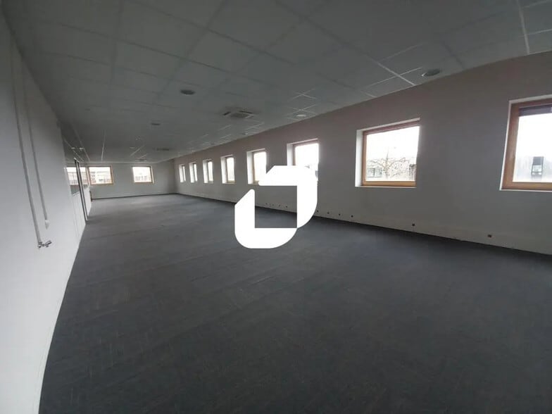 Office in VILLENEUVE-D'ASCQ for lease - Building Photo - Image 2 of 22
