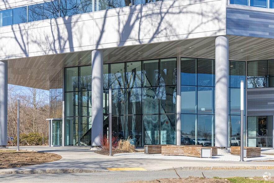 1 Wall St, Burlington, MA for lease - Building Photo - Image 2 of 8