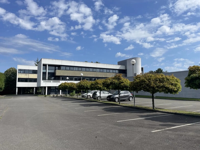 2 Rue Du Plessis, Vern-sur-Seiche for lease - Building Photo - Image 1 of 22