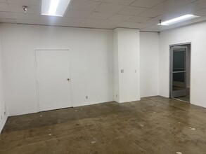 846-860 S Los Angeles St, Los Angeles, CA for lease Interior Photo- Image 1 of 5