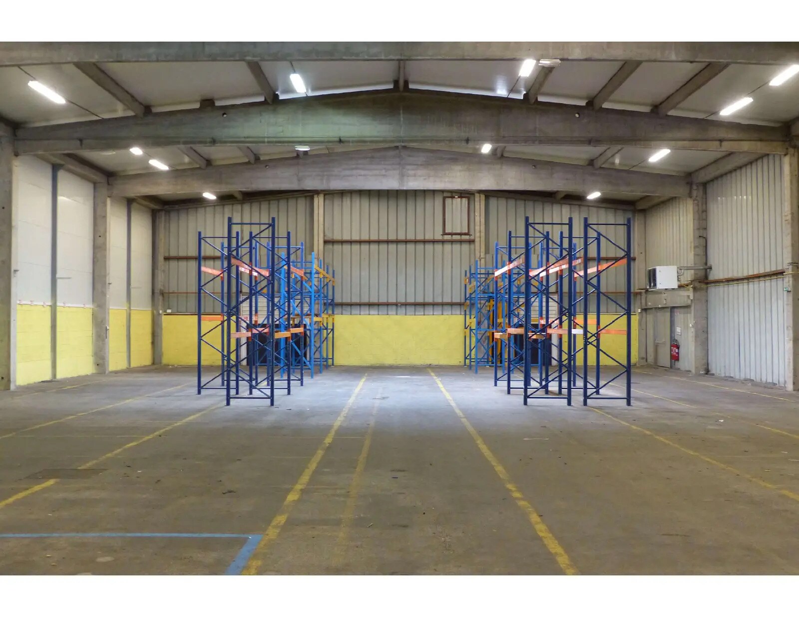 422 Rue Pierre Et Marie Curie, Ludres for lease Interior Photo- Image 1 of 9