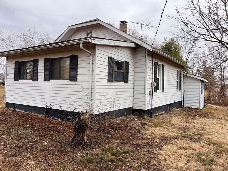 718 N Illinois St, Tilden, IL for sale - Building Photo - Image 2 of 10