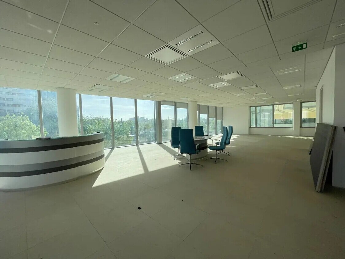 Office in Bezons for lease Interior Photo- Image 1 of 3