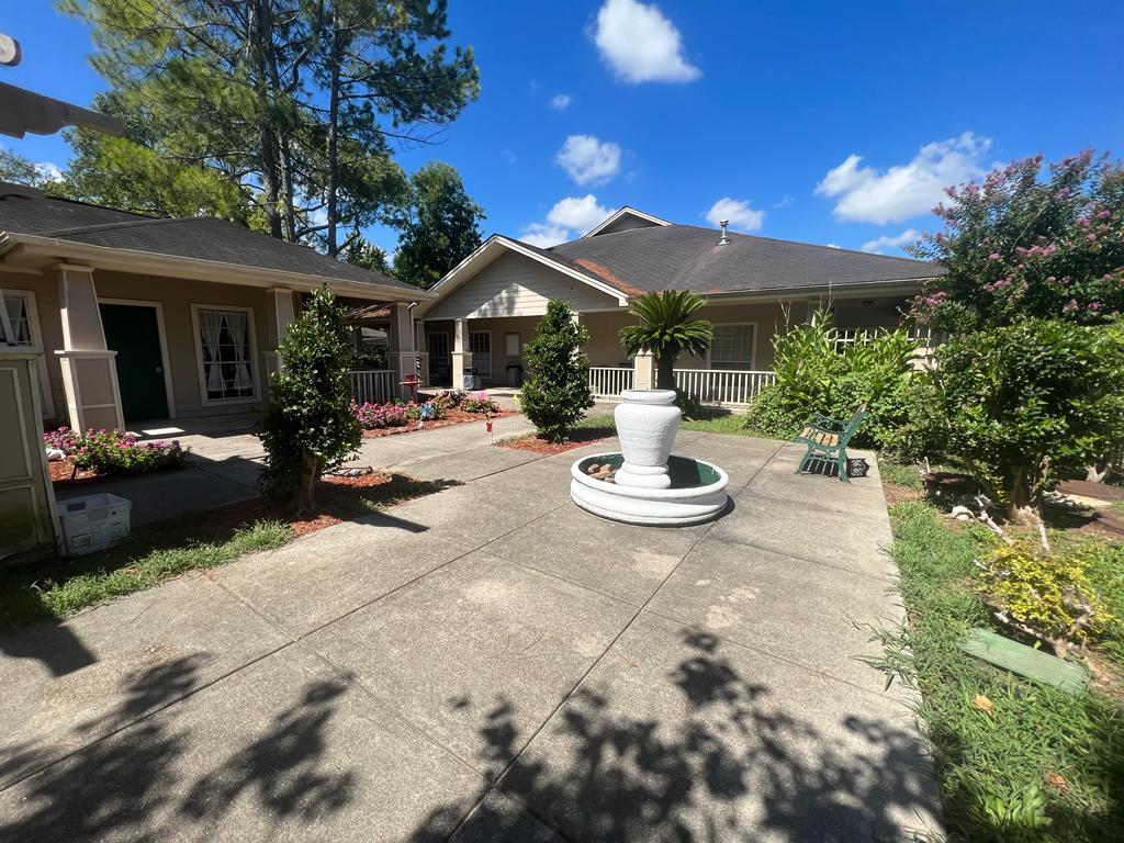 5128 Pine Ave, Pasadena, TX 77503 Pine Tree Lodge Assisted Living