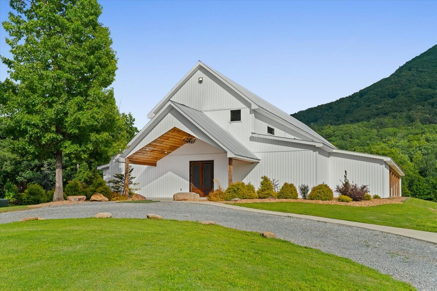 2948 Holly Creek Cool Sprgs Rd, Chatsworth, GA for sale - Primary Photo - Image 1 of 62