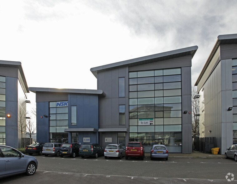 Whittle Way, Stevenage for lease - Primary Photo - Image 1 of 1