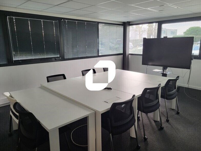 Office in Mérignac for lease - Interior Photo - Image 3 of 10