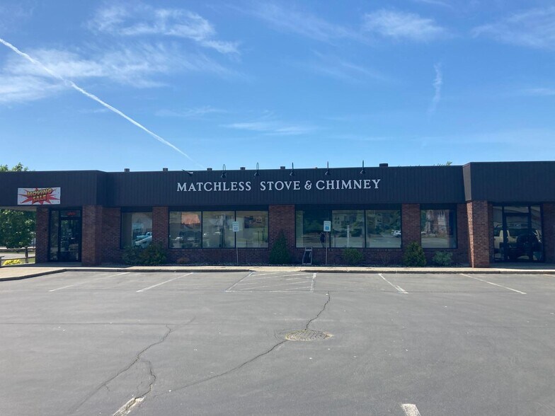 1774 Us-9, Clifton Park, NY for sale - Primary Photo - Image 1 of 1