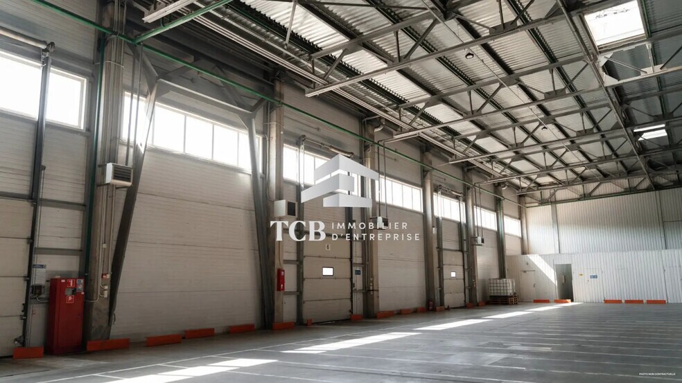 Flex in Saint-Étienne-de-Montluc for lease - Interior Photo - Image 1 of 1