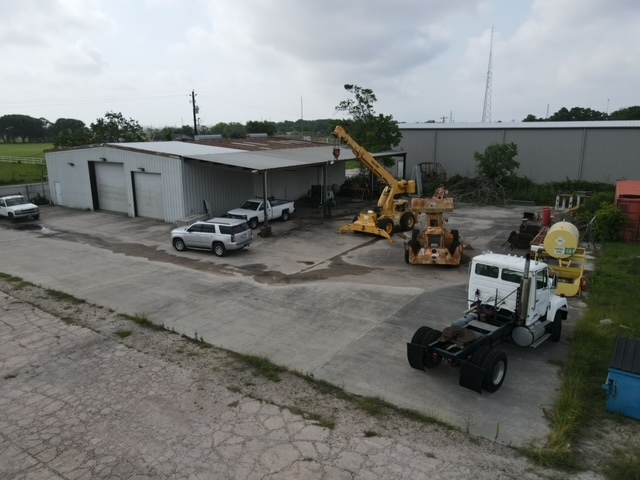 726 Highland Park Dr, Clute, TX 77531 - Industrial for Lease | LoopNet