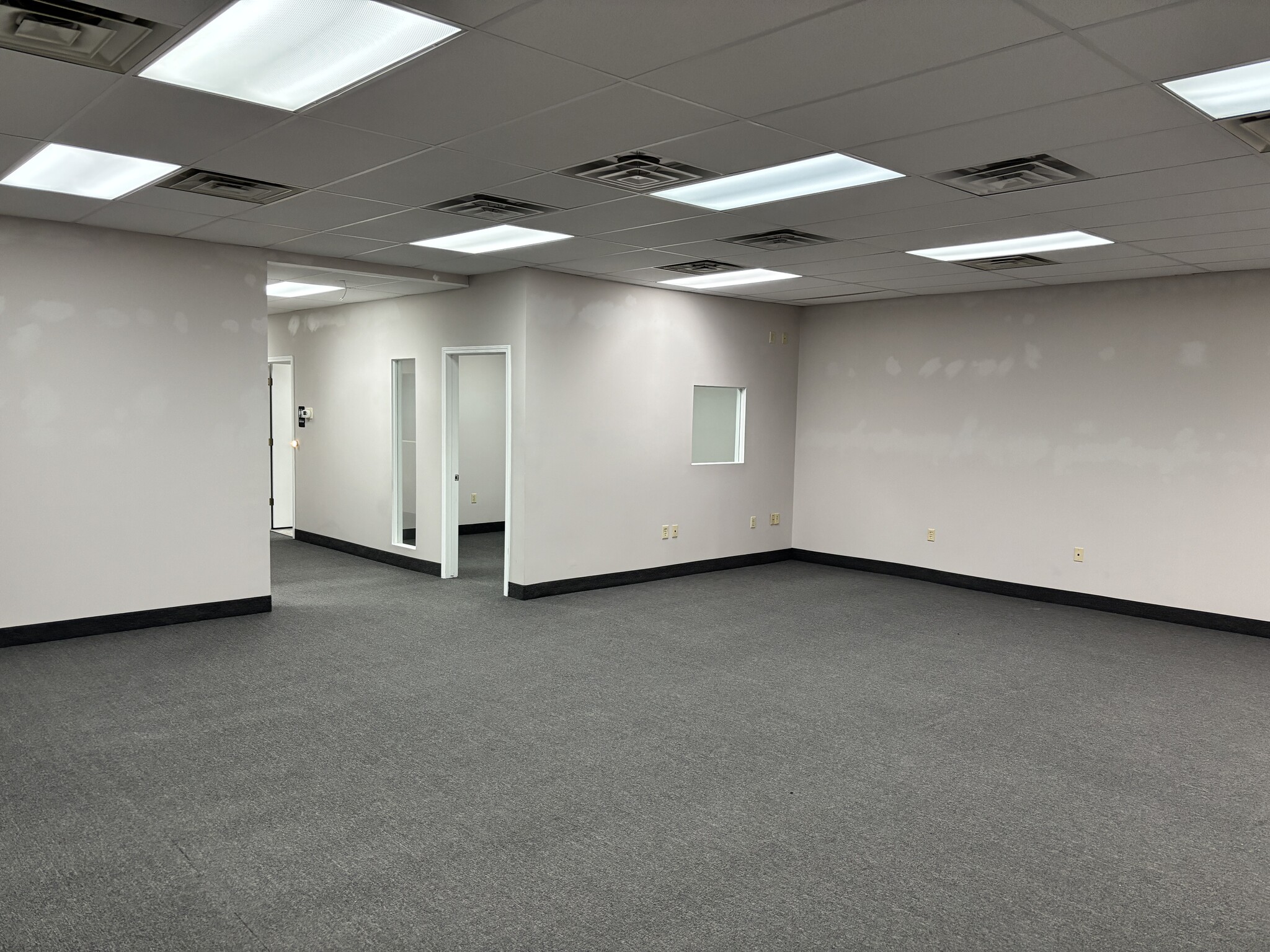 8252 Darrow Rd, Twinsburg, OH for lease Building Photo- Image 1 of 2