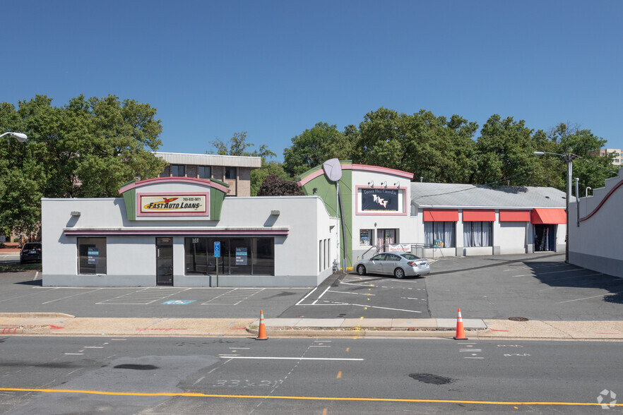 300 S Washington St, Falls Church, VA for lease - Building Photo - Image 1 of 3