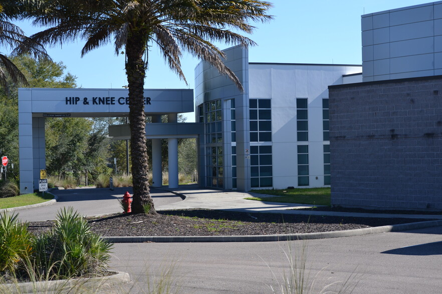 539 Rolling Acres Rd, Lady Lake, FL for lease - Primary Photo - Image 1 of 15