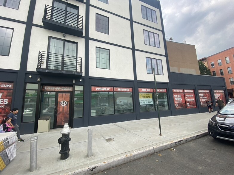 263 McGuinness Blvd, Brooklyn, NY for lease - Primary Photo - Image 1 of 4