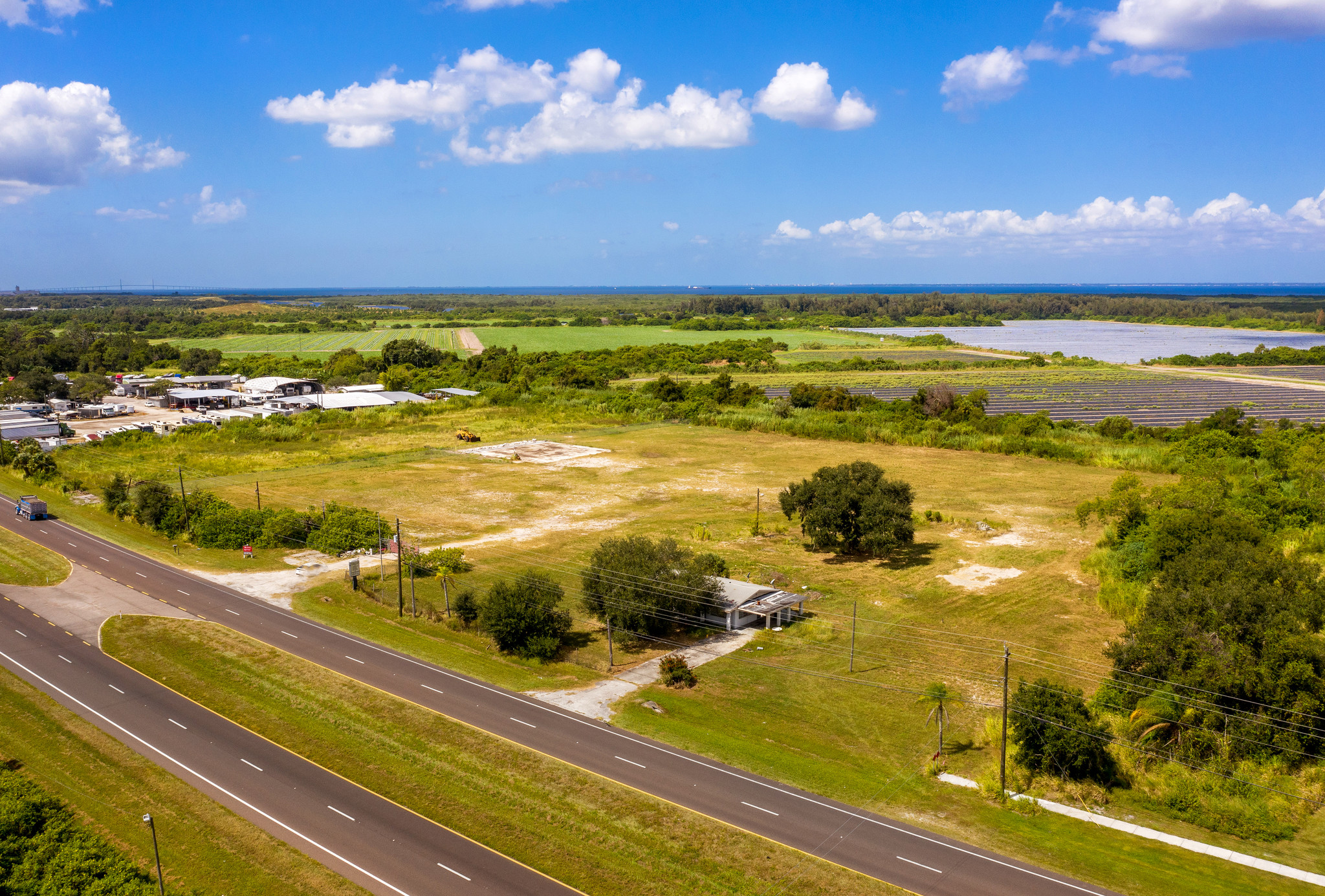 6415 S Us Highway 41, Ruskin, Fl 33570 - Office & Outdoor Storage 