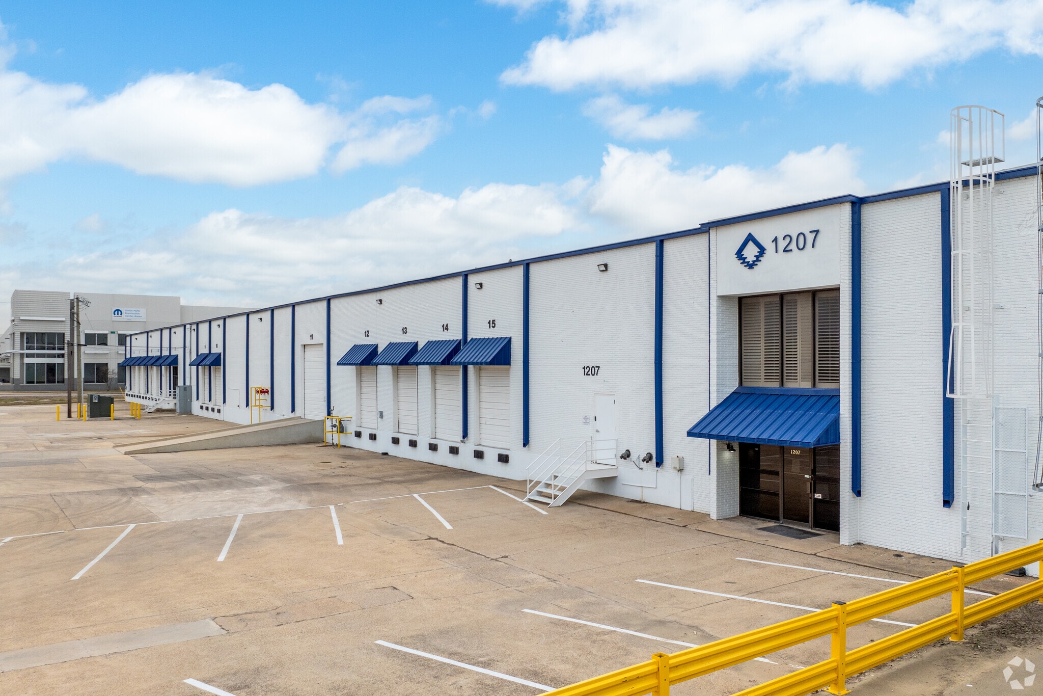 1207 W Crosby Rd, Carrollton, TX for lease Primary Photo- Image 1 of 23