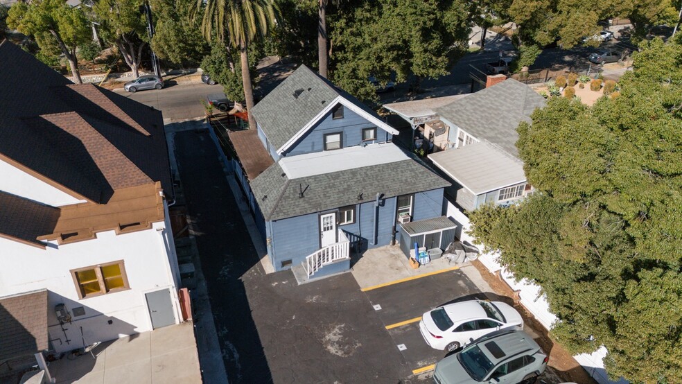 926 N Summit Ave, Pasadena, CA for sale - Building Photo - Image 2 of 11