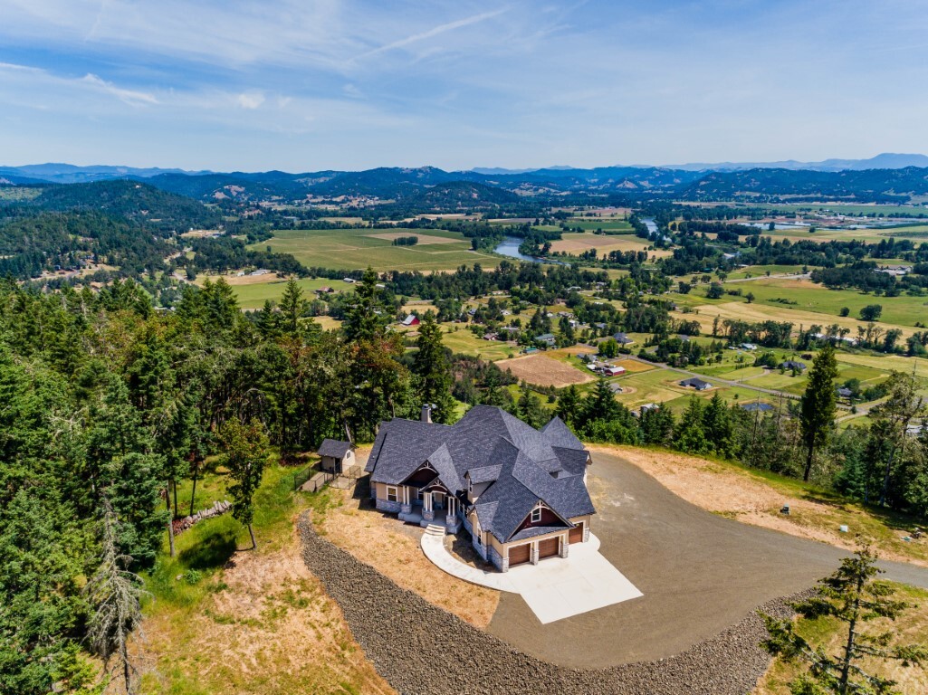 1055 Melrose Heights Ln, Roseburg, OR for sale Building Photo- Image 1 of 1