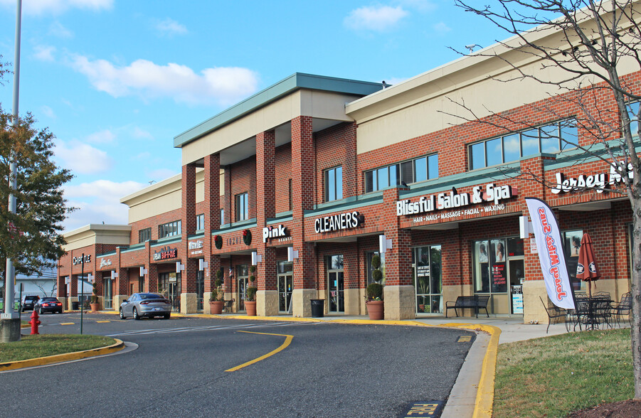 10201 Martin Luther King Jr Hwy, Bowie, MD for lease - Building Photo - Image 1 of 4