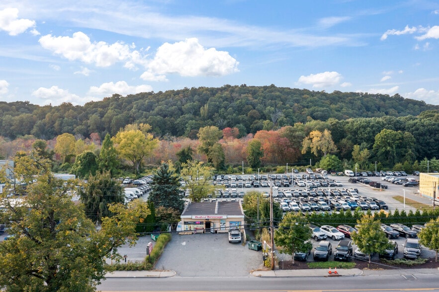 545 Bedford Rd, Bedford Hills, NY for lease - Aerial - Image 2 of 4