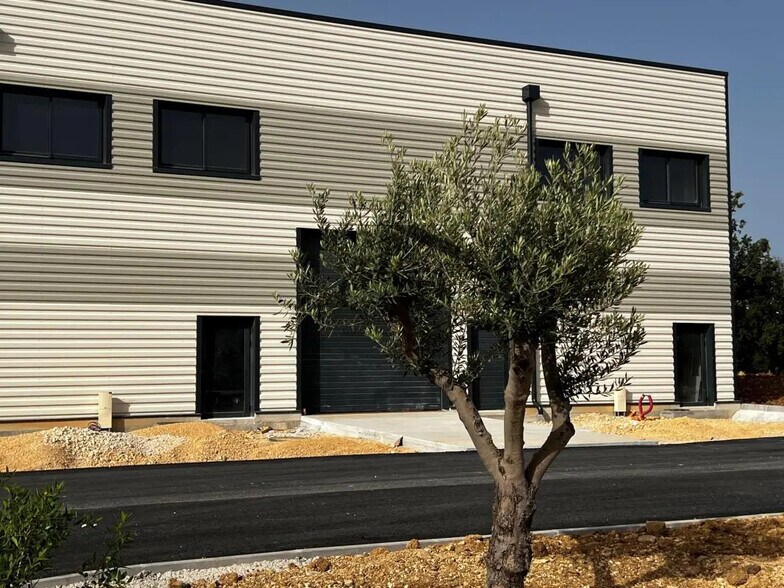 Flex in Signes for sale - Building Photo - Image 2 of 12