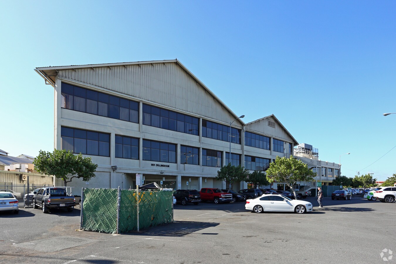 801 Dillingham Blvd, Honolulu, HI 96817 Office for Lease