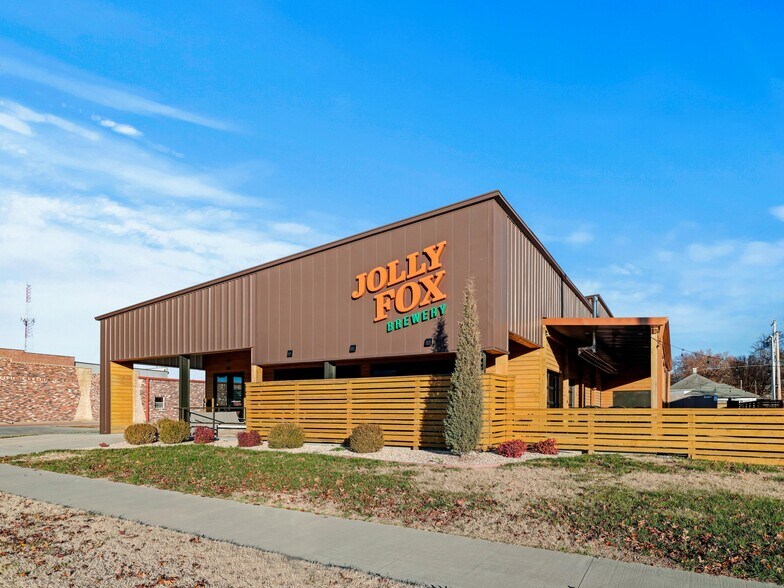 301 S Broadway St, Pittsburg, KS for sale - Building Photo - Image 2 of 5