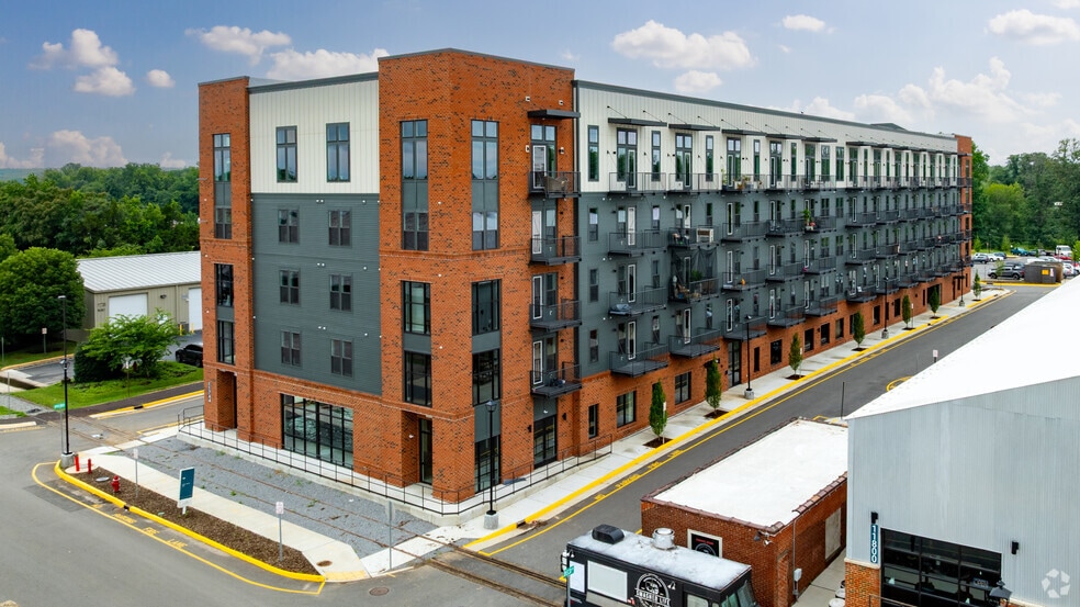 11744 Main St, Fredericksburg, VA for lease - Building Photo - Image 3 of 14