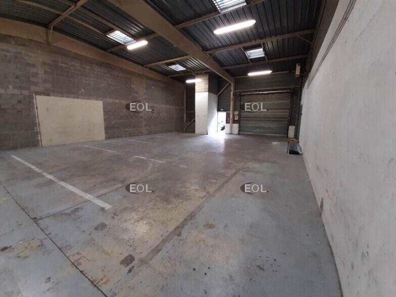 Industrial in Orly for lease - Interior Photo - Image 1 of 6