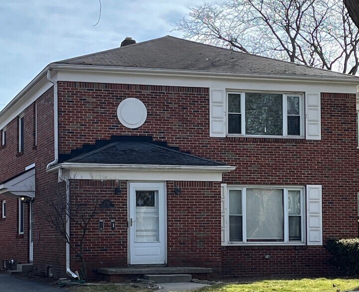 2136 Secor Rd, Toledo, OH for sale - Primary Photo - Image 1 of 1