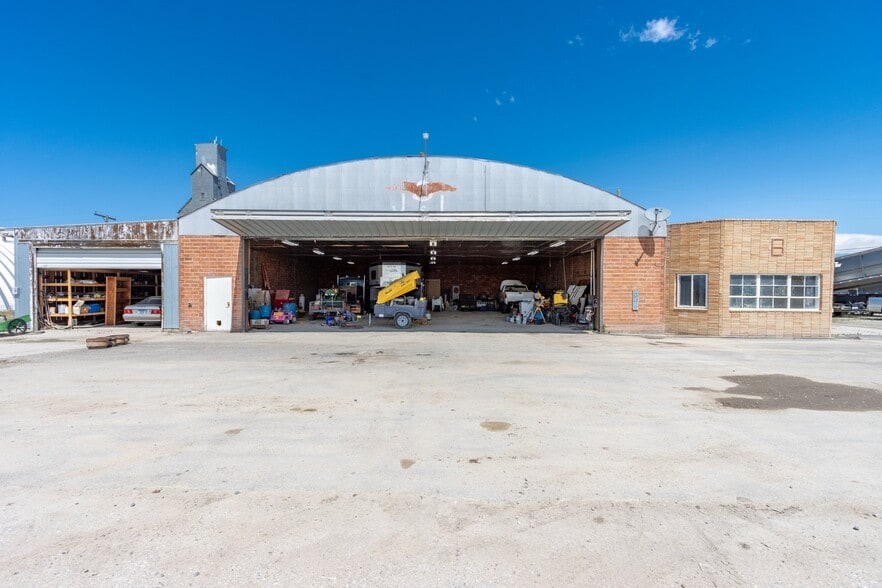 76 Sawyer Lp, Hardin, MT for sale - Building Photo - Image 2 of 10