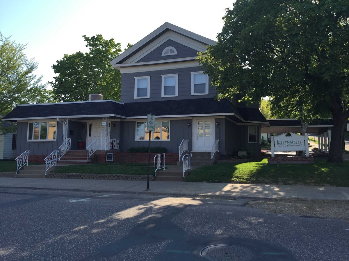 502 3rd St, Hudson, WI 54016