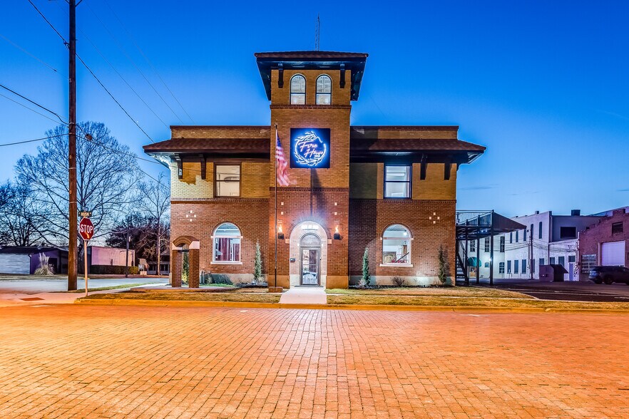 115 E Pecan St, Gainesville, TX 76240