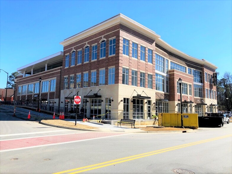 300 S Main St, Holly Springs, NC 27540